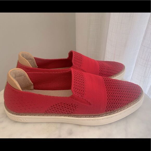 UGG Sammy Slip-On  6 - Picture 8 of 9